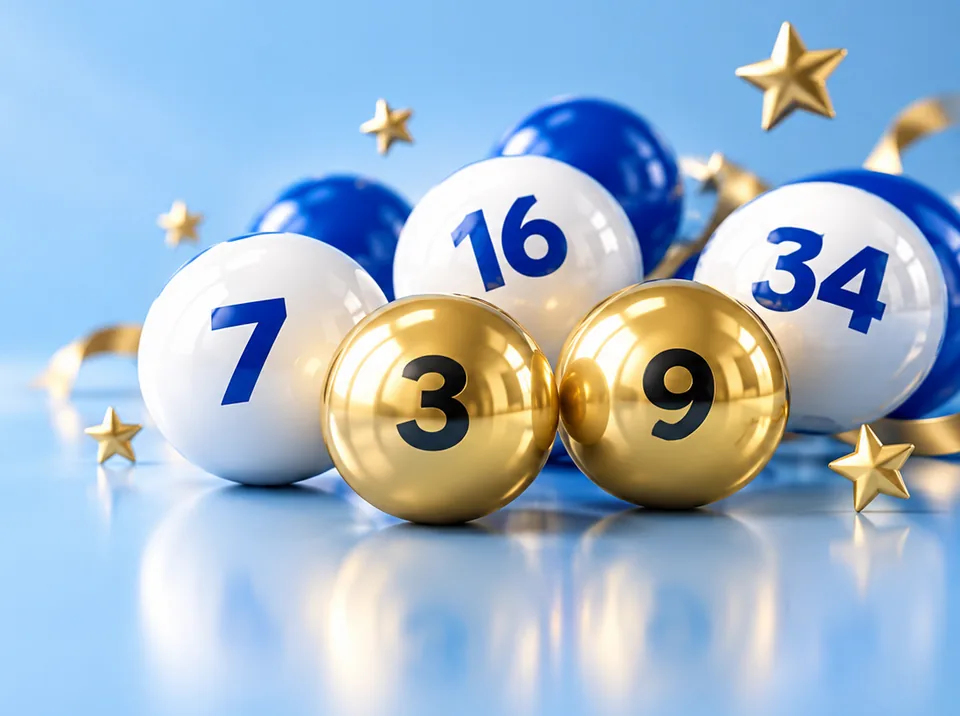 Eurojackpot resultat – vita lottokulor med huvudnummer och guldfärgade kulor med stjärnnummer